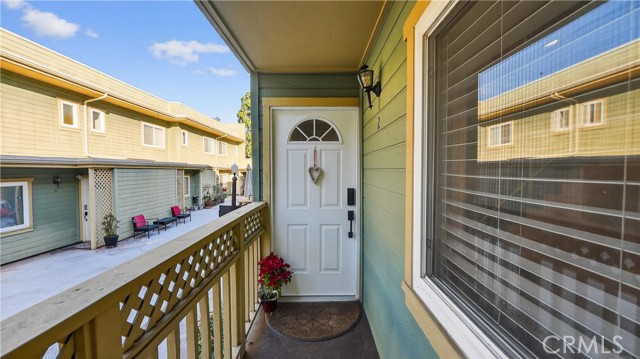 Detail Gallery Image 3 of 14 For 809 N Spurgeon St #2,  Santa Ana,  CA 92701 - 2 Beds | 2/1 Baths