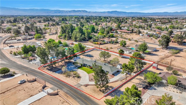 19445 Yanan Road, Apple Valley CA: https://media.crmls.org/medias/e5187b94-44ba-4512-ab76-0d85e5e0338f.jpg