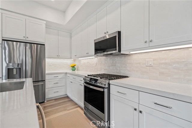 1698 Hollyleaf Ter, Montebello CA: https://media.crmls.org/medias/e5187e71-522d-426d-96c8-5033ff89e440.jpg