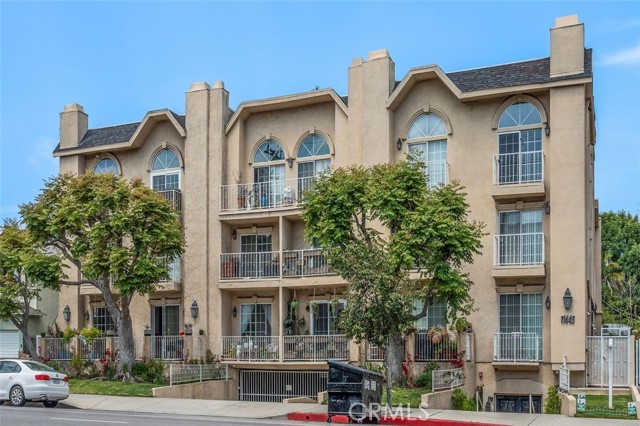 Detail Gallery Image 2 of 39 For 11445 Moorpark St #5,  Studio City,  CA 91602 - 2 Beds | 2/1 Baths