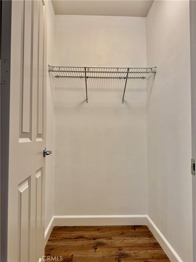 https://media.crmls.org/medias/e5197aa3-1513-4c46-aa09-e1dfa38df437.jpg?preset=X-Large