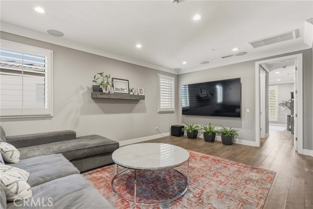 Detail Gallery Image 30 of 49 For 11937 Ancona Way, Porter Ranch,  CA 91326 - 6 Beds | 5/1 Baths