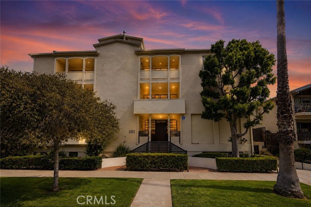 Front Image Thumbnail for CRDW26160175