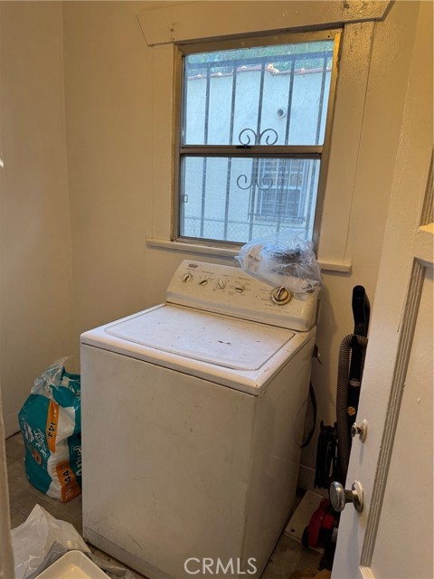 Detail Gallery Image 7 of 8 For 11200 11200 Stanford Ave, Los Angeles,  CA 90059 - 2 Beds | 1 Baths