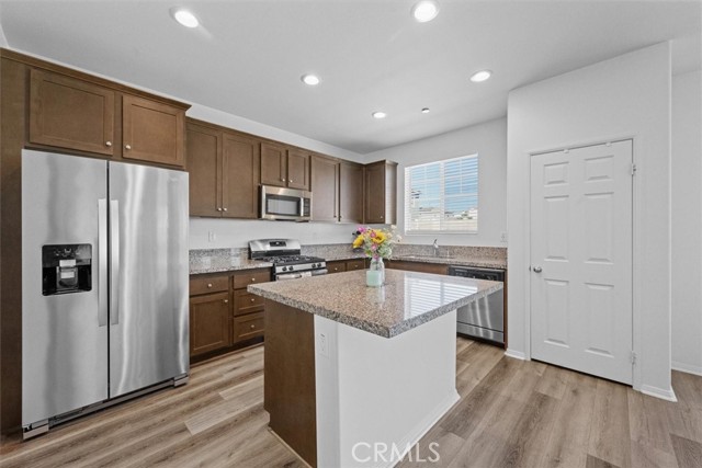 Detail Gallery Image 3 of 67 For 29161 Tarragon, Lake Elsinore,  CA 92530 - 4 Beds | 3 Baths