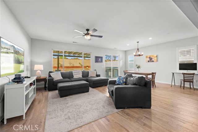 31570 Sweetwater Circle, Temecula CA: https://media.crmls.org/medias/e51bb8da-06a5-4e6c-b370-a2bd6c98cb1b.jpg