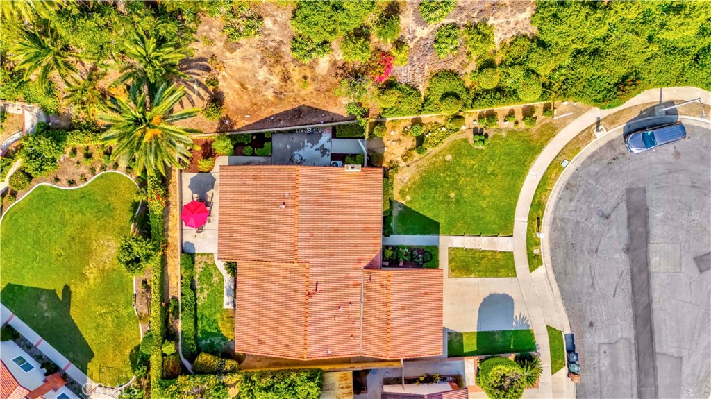 https://media.crmls.org/medias/e51c183c-1c96-42d6-b6a8-a7cbc31ce631.jpg?preset=X-Large
