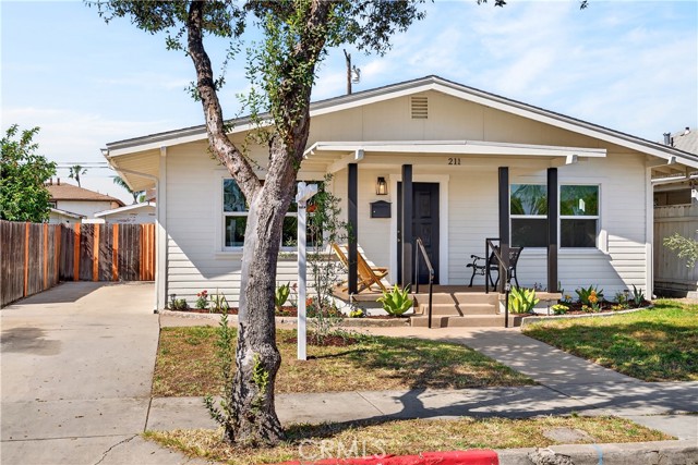 Detail Gallery Image 5 of 37 For 211 N Resh, Anaheim,  CA 92805 - 3 Beds | 3 Baths