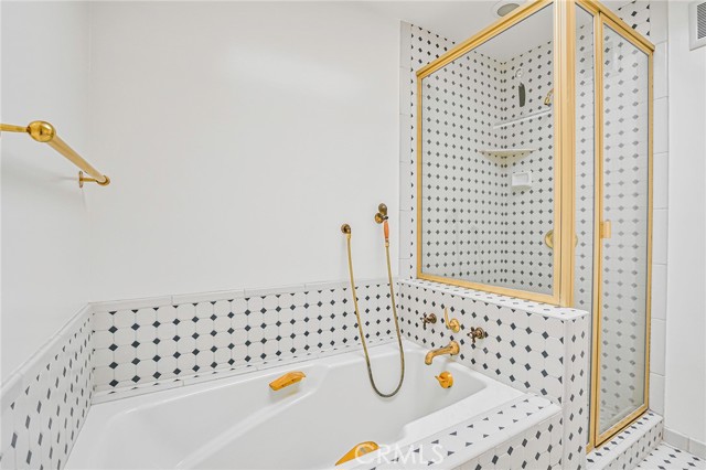 3975 Van Noord Avenue, Studio City CA: https://media.crmls.org/medias/e51cb6c2-1742-4ed5-971b-08949124d2d3.jpg