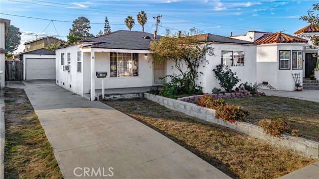 Detail Gallery Image 1 of 27 For 2435 Delta Ave, Long Beach,  CA 90810 - 3 Beds | 2 Baths