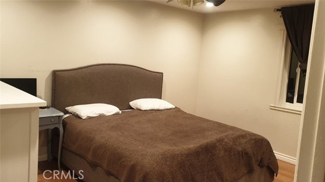 Detail Gallery Image 17 of 20 For 12117 Van Nuys, Sylmar,  CA 91342 - 4 Beds | 2/1 Baths