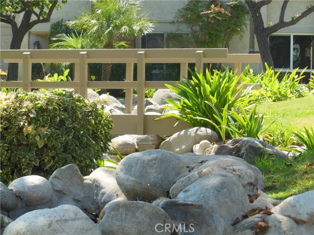 5135 Hampton Court, Westminster CA: https://media.crmls.org/medias/e51ef060-535d-4744-964c-5db146f59f99.jpg
