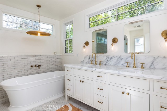 Detail Gallery Image 19 of 25 For 3027 Oakhurst Ave, Los Angeles,  CA 90034 - 3 Beds | 2/1 Baths