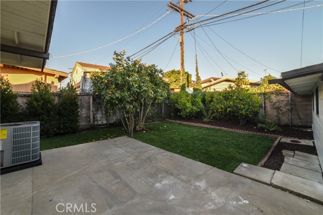 748 N Kenmore, Los Angeles CA: https://media.crmls.org/medias/e51f19bc-d81b-4292-b41b-2629b697d160.jpg