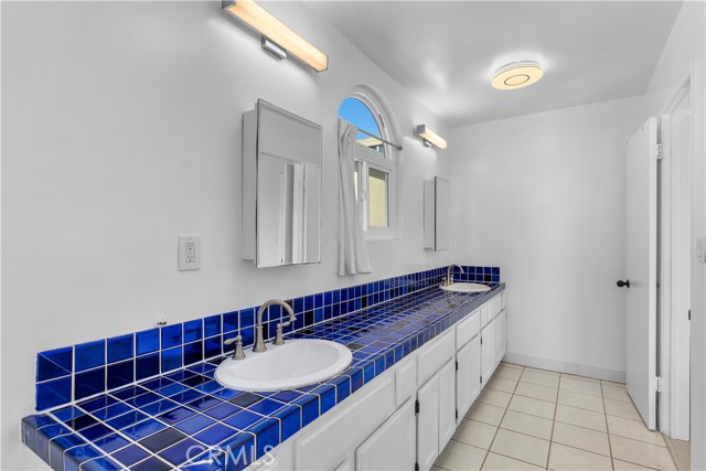 Detail Gallery Image 23 of 25 For 207 16th St, Hermosa Beach,  CA 90254 - 2 Beds | 2 Baths