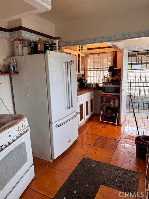 1767 N E Street, San Bernardino CA: https://media.crmls.org/medias/e51fcb69-17f2-42d1-96d7-3602d94413c1.jpg