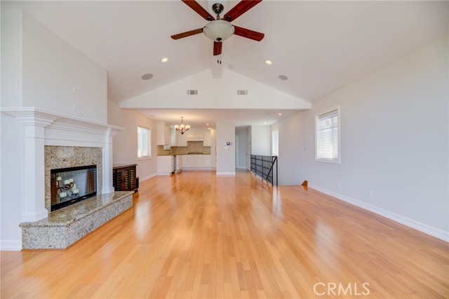 1726 Carlson Lane, Redondo Beach CA: https://media.crmls.org/medias/e51fd7f8-92bb-4141-80da-b59427aac38c.jpg