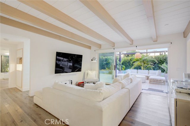 Detail Gallery Image 26 of 72 For 8161 Encino Ave, Northridge,  CA 91325 - 4 Beds | 3 Baths