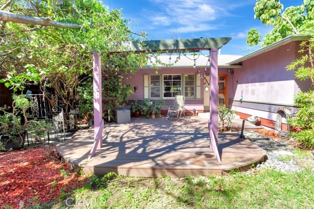 Detail Gallery Image 3 of 38 For 2310 Poinsettia, Santa Ana,  CA 92706 - 3 Beds | 2 Baths