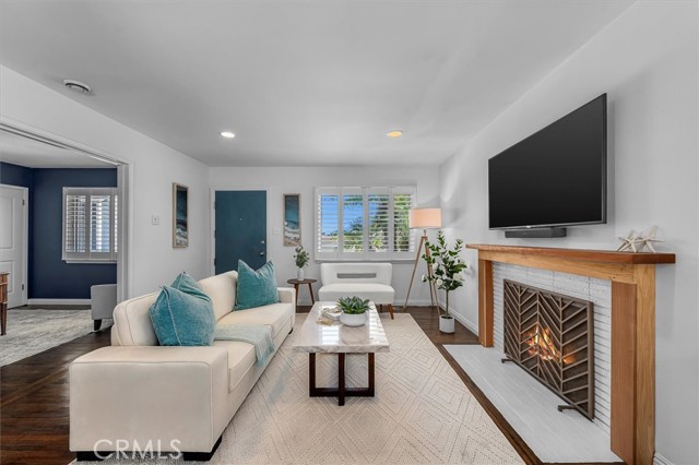7135 W 91st Street, Los Angeles CA: https://media.crmls.org/medias/e5208119-4985-46ee-bf0e-22c7f17dc237.jpg