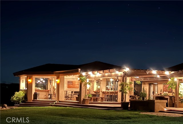 8686 Capelin Road, Phelan CA: https://media.crmls.org/medias/e5217b67-238e-4e1a-8981-b9551a5f205a.jpg