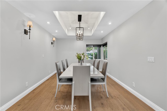 5274 Crebs Avenue, Tarzana CA: https://media.crmls.org/medias/e5221d96-1ad9-4b30-93e4-66492af3e5c6.jpg
