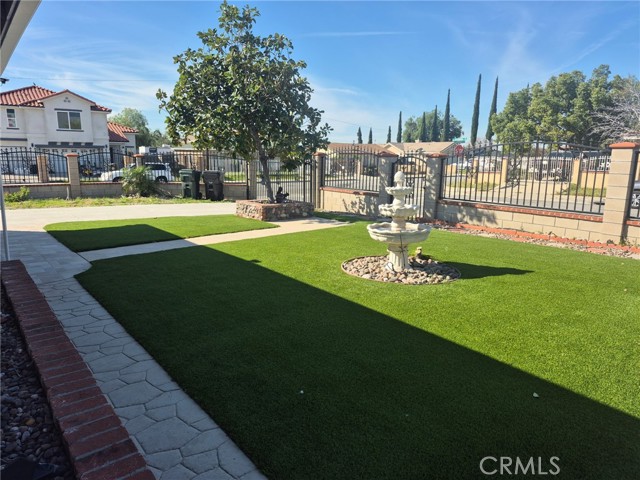 Detail Gallery Image 4 of 36 For 6781 Jacaranda, Fontana,  CA 92336 - 2 Beds | 2 Baths