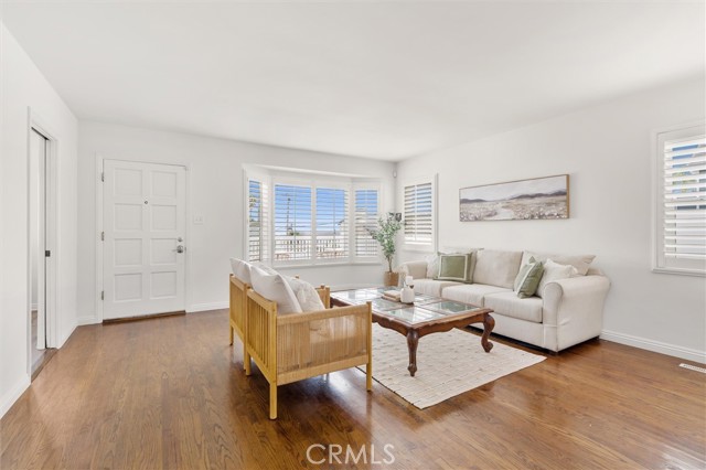 Detail Gallery Image 5 of 44 For 243 S Hanford, San Pedro,  CA 90732 - 3 Beds | 2 Baths