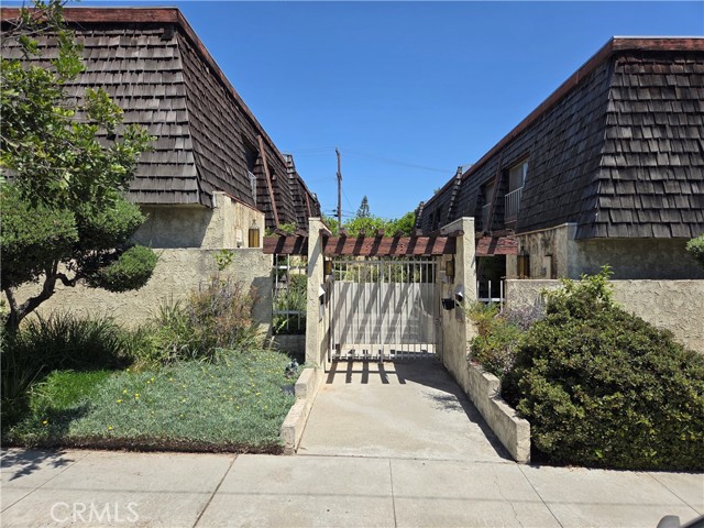 538 N 20th Street, Montebello CA: https://media.crmls.org/medias/e523d875-8cb0-4fb4-8f27-a4fb17e53542.jpg