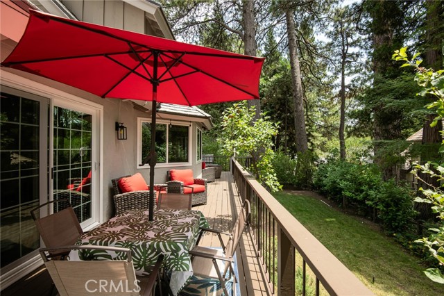 27843 Peninsula N Drive, Lake Arrowhead CA: https://media.crmls.org/medias/e5242590-03bc-4c34-8856-b0e92e22d62e.jpg