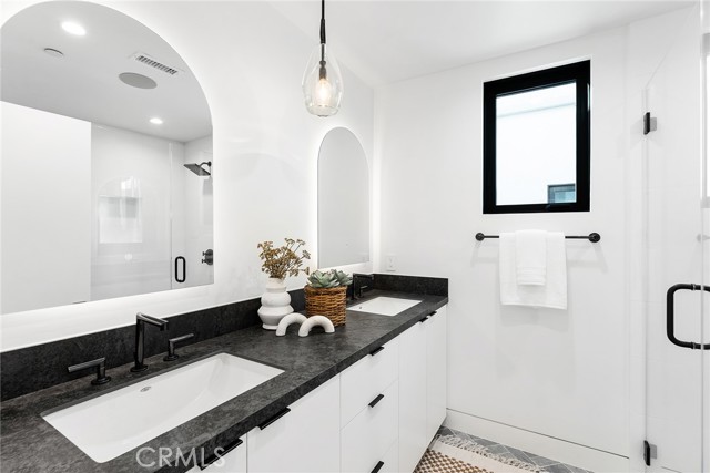 Detail Gallery Image 17 of 30 For 5007 Seashore, Newport Beach,  CA 92663 - 3 Beds | 2/2 Baths