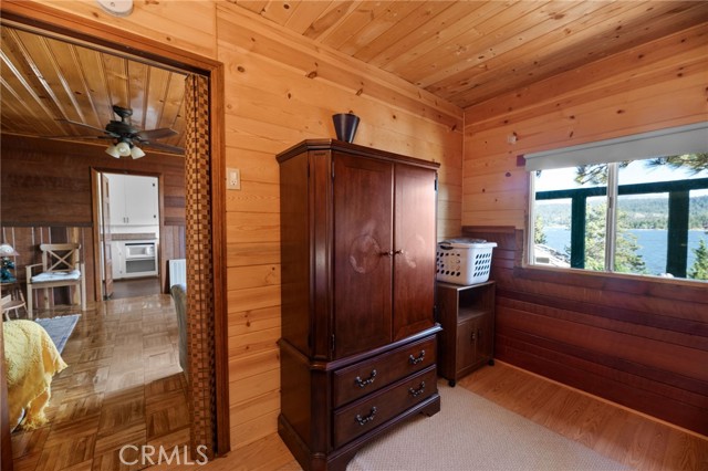 Detail Gallery Image 11 of 14 For 336 Big Bear Trail, Fawnskin,  CA 92333 - 1 Beds | 1 Baths