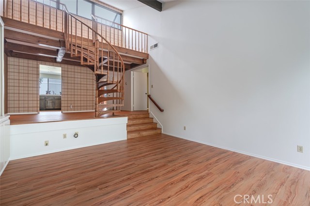 Detail Gallery Image 9 of 28 For 12 Barlovento Ct, Newport Beach,  CA 92663 - 2 Beds | 2 Baths