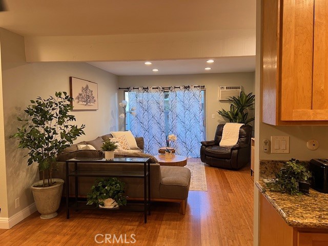 28947 Thousand Oaks Boulevard, Agoura Hills CA: https://media.crmls.org/medias/e52665ce-2fd0-4cd0-883f-1ff4d1645ad2.jpg