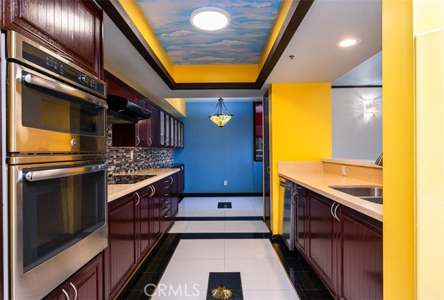 Detail Gallery Image 10 of 39 For 343 Pioneer Dr #602,  Glendale,  CA 91203 - 2 Beds | 2 Baths