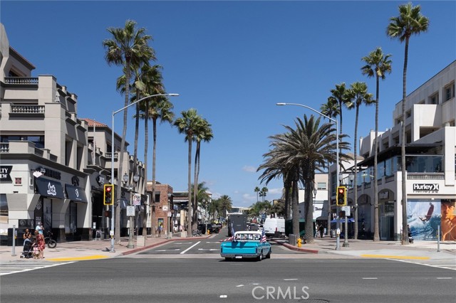 308 5th Street, Huntington Beach CA: https://media.crmls.org/medias/e5268f4d-6df9-4c54-9bb7-64d1de01b2df.jpg