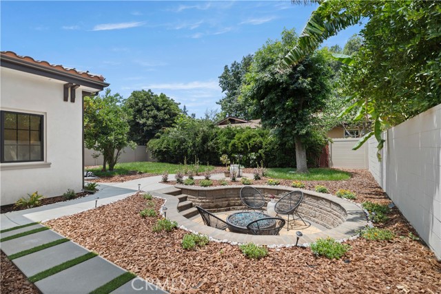 1935 S 6th Avenue, Arcadia CA: https://media.crmls.org/medias/e526da4a-c737-4ede-ae5c-180d86d46b41.jpg