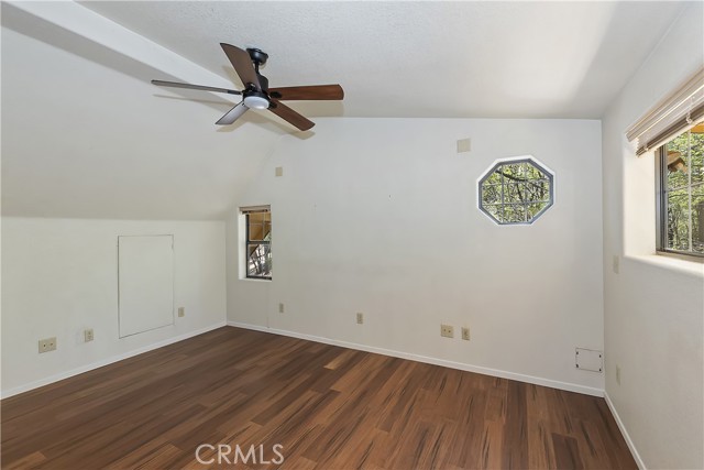 33294 Wild Rose Drive, Green Valley Lake CA: https://media.crmls.org/medias/e5278510-fa0e-461e-8eba-1eb74d52d2e4.jpg