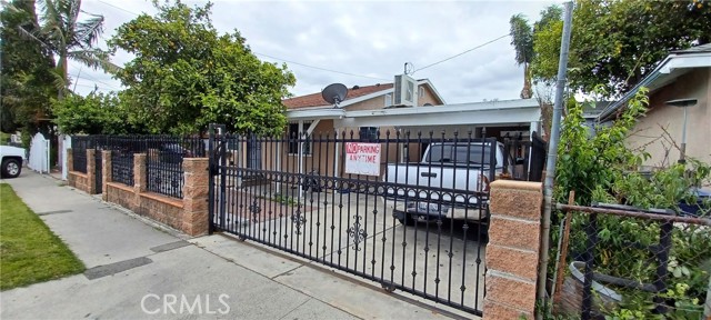 1816 63rd Street, Los Angeles, California 90001, 2 Bedrooms Bedrooms, ,1 BathroomBathrooms,Single Family Residence,For Sale,63rd,DW24074111