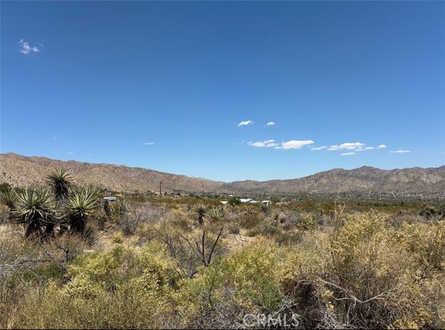 51371 Cheyenne Trail, Morongo Valley CA: https://media.crmls.org/medias/e527e527-293d-4fac-8f74-79266a3262e4.jpg
