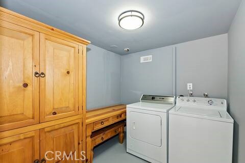 https://media.crmls.org/medias/e528662d-65b0-4750-bc95-3238e4a113a3.jpg?preset=X-Large