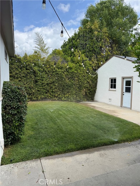 Detail Gallery Image 18 of 19 For 23017 Sylvan Street, Woodland Hills,  CA 91367 - 3 Beds | 2/1 Baths