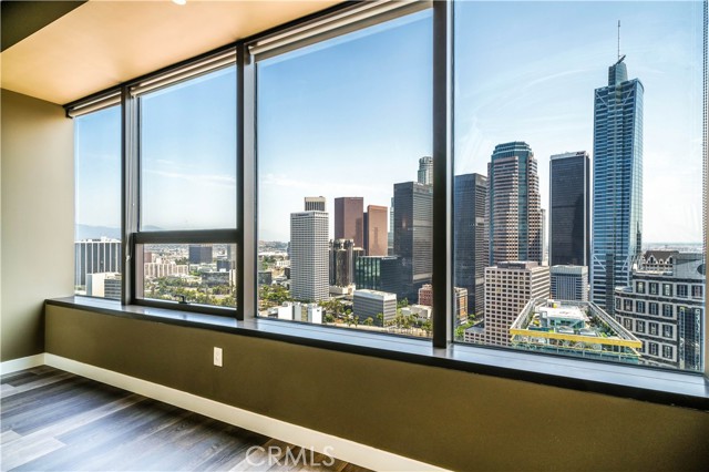 Detail Gallery Image 1 of 20 For 1100 Wilshire Bld #2707,  Los Angeles,  CA 90017 - 1 Beds | 1 Baths