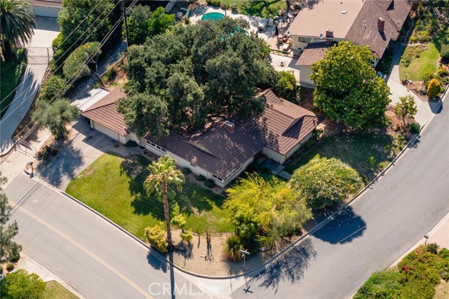 250 Hillgreen Place, Arcadia CA: https://media.crmls.org/medias/e52a5357-e109-4887-b4e8-12c1e0df7b9c.jpg
