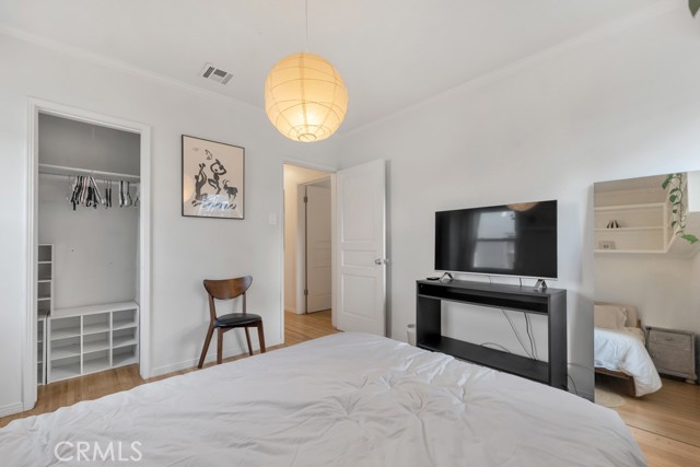 Detail Gallery Image 26 of 52 For 5727 Colbath, Valley Glen,  CA 91401 - 3 Beds | 3 Baths