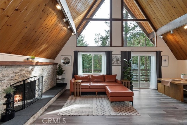 Detail Gallery Image 9 of 71 For 155 Birchwood, Lake Arrowhead,  CA 92352 - 3 Beds | 2 Baths