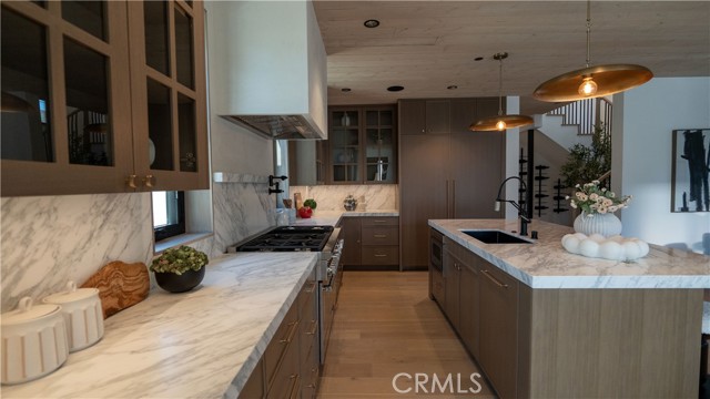 Detail Gallery Image 7 of 24 For 519 Narcissus Ave, Corona Del Mar,  CA 92625 - 3 Beds | 3 Baths