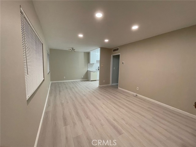 Detail Gallery Image 19 of 22 For 14560 Clark #102,  Sherman Oaks,  CA 91411 - 2 Beds | 2 Baths