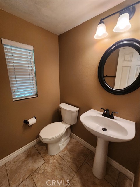 Detail Gallery Image 9 of 20 For 1760 Palermo Dr, Riverside,  CA 92507 - 3 Beds | 2/1 Baths