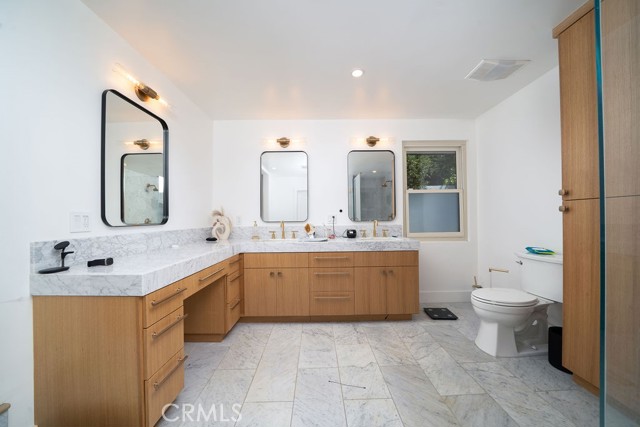 9808 Downey Avenue, Downey CA: https://media.crmls.org/medias/e52bf302-7ca3-4a8d-bd92-b90984709e1d.jpg